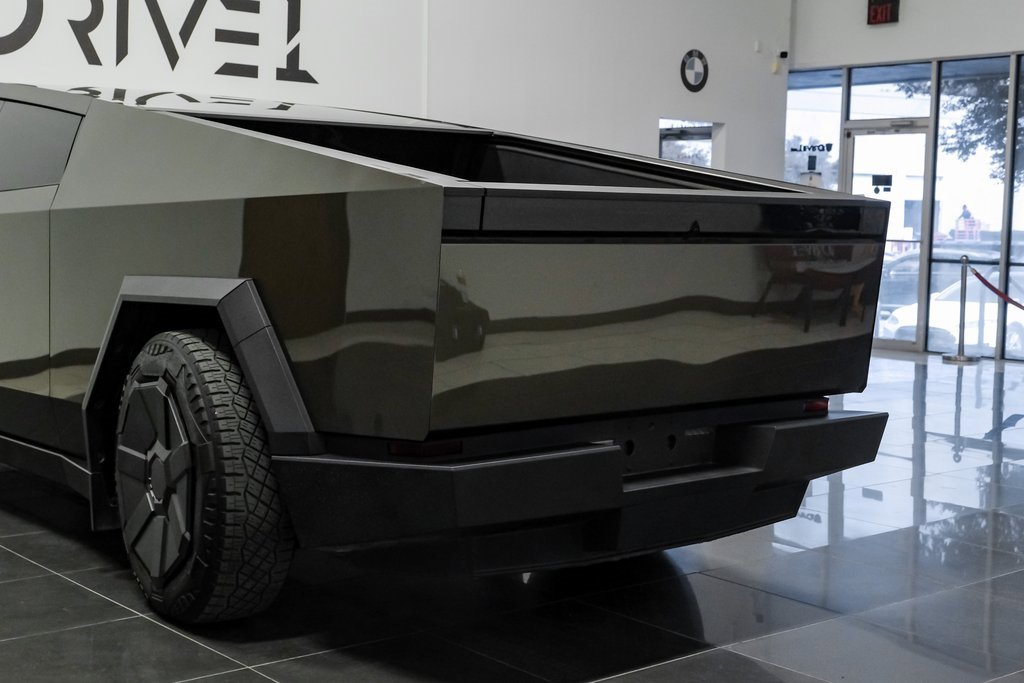 Used 2025 Tesla Cybertruck AWD Crew Cab image 16