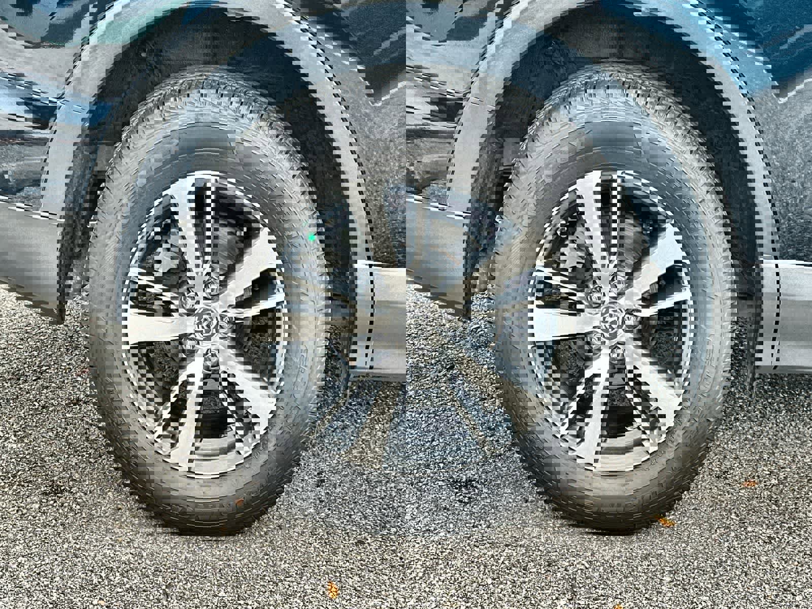 Used 2018 Toyota RAV4 XLE FWD image 14