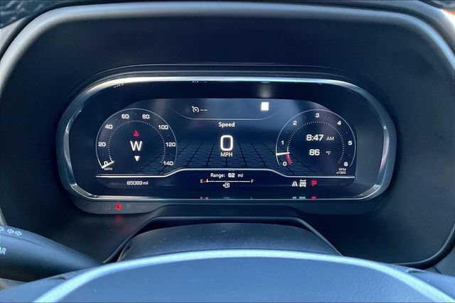 Used 2023 GMC Yukon XL SLT w/ SLT Premium Package AWD/4WD image 13