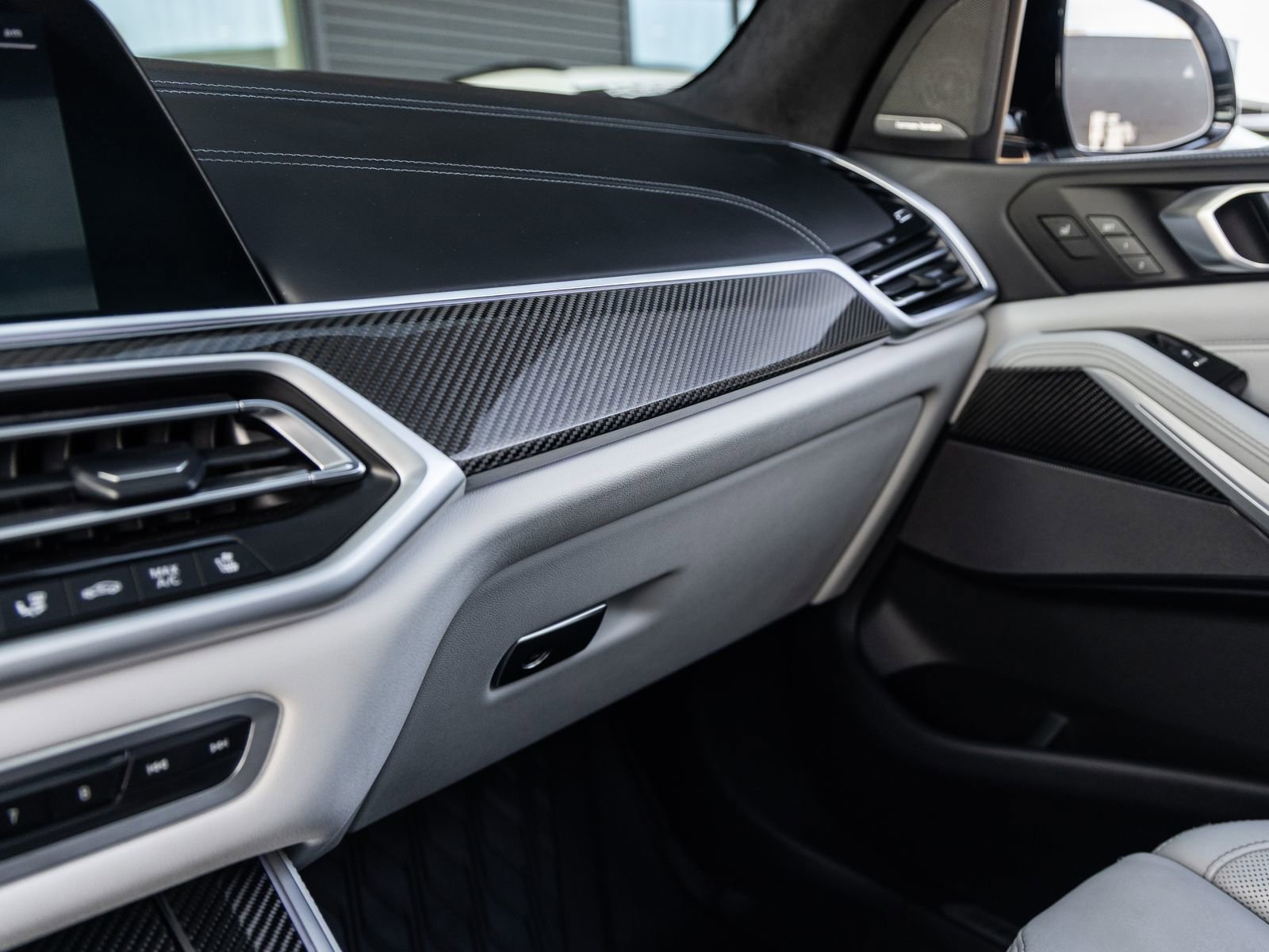 Used 2022 BMW X5 M w/ Executive Package image 31