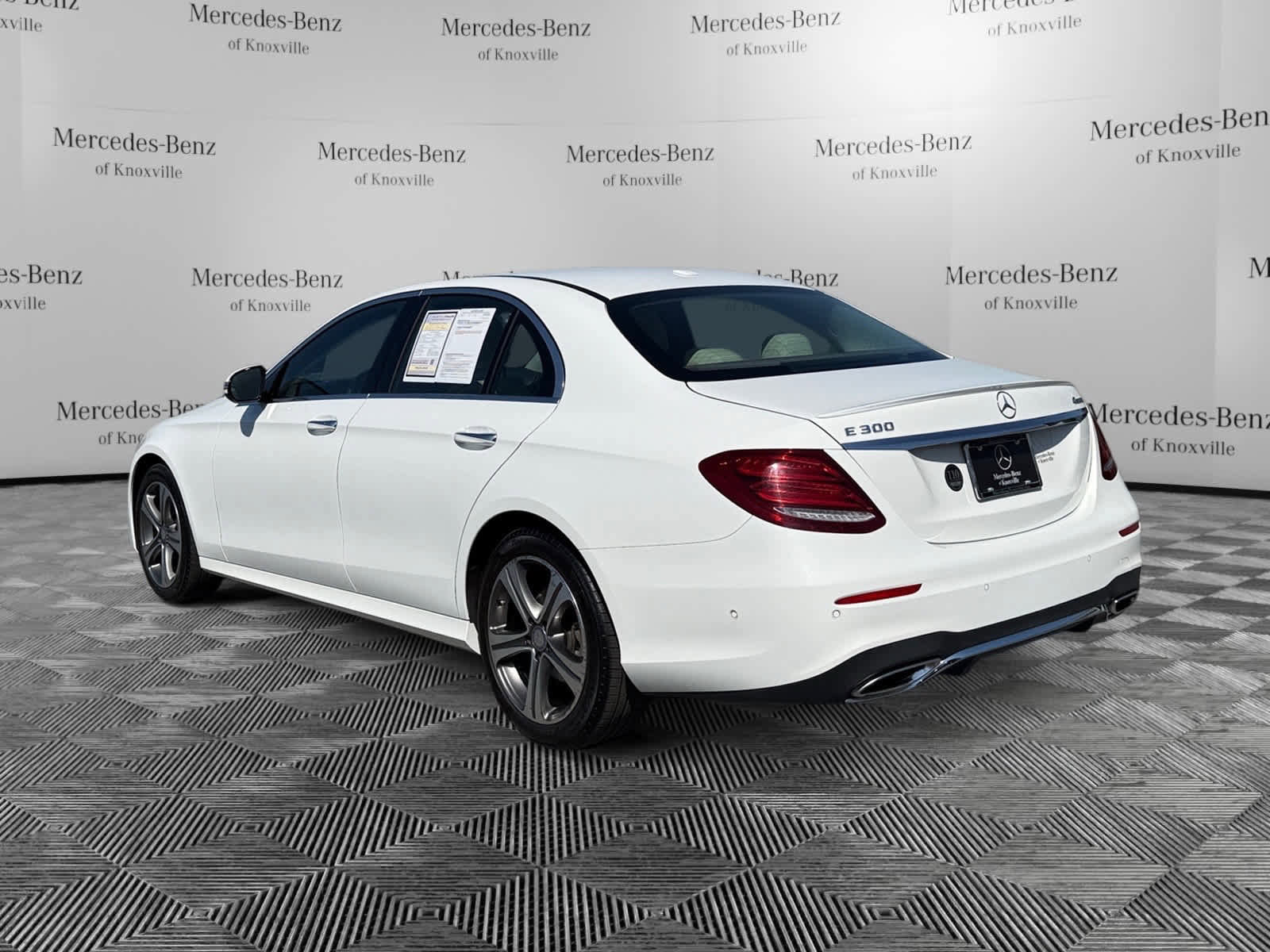 Certified 2017 Mercedes-Benz E 300 4MATIC image 3