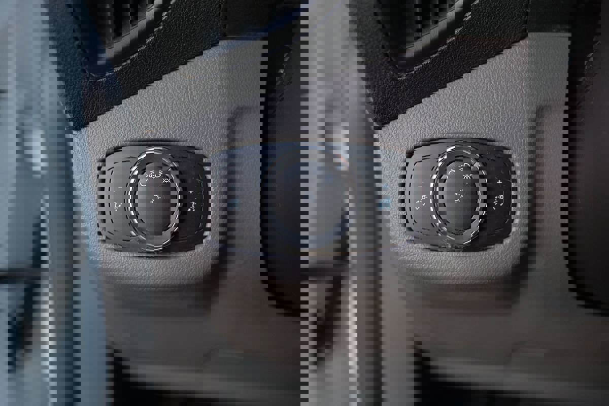 Used 2020 Ford Transit Connect XL image 59