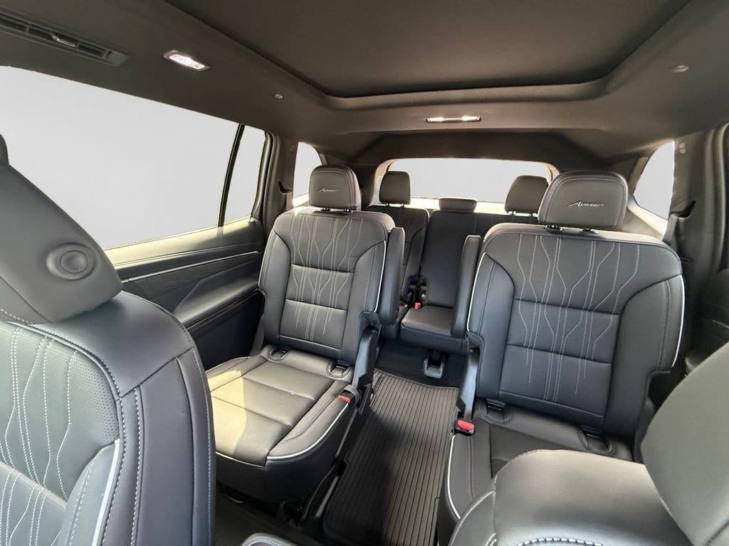 New 2026 Buick Enclave Avenir w/ Super Cruise Package FWD image 16