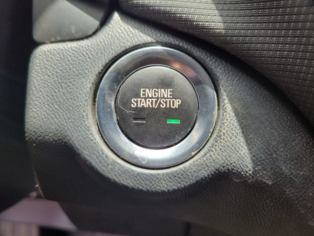 Certified 2022 Chevrolet Equinox RS w/ RS Leather Package FWD image 17