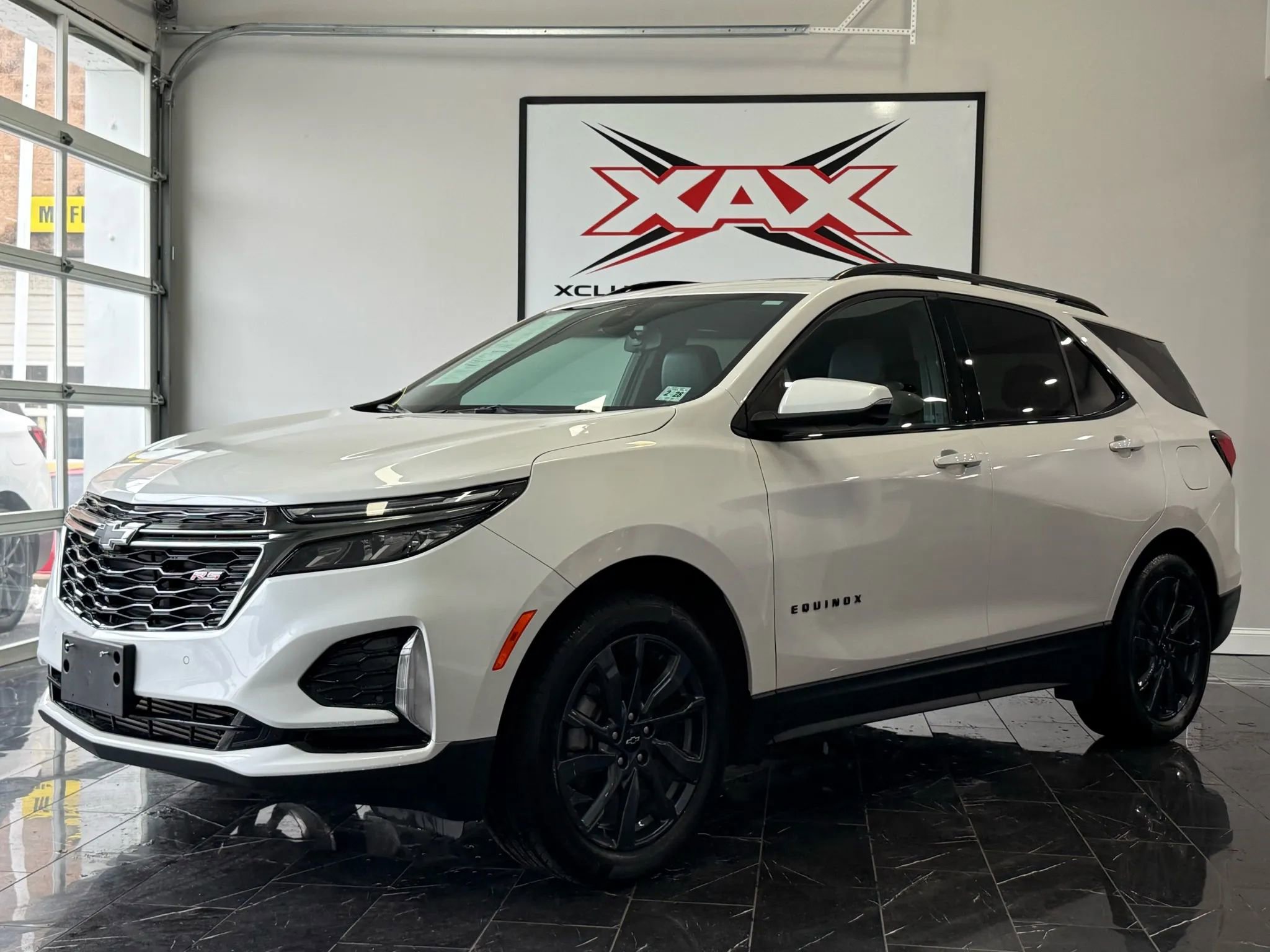 Used 2022 Chevrolet Equinox RS w/ Infotainment Package AWD/4WD image 3