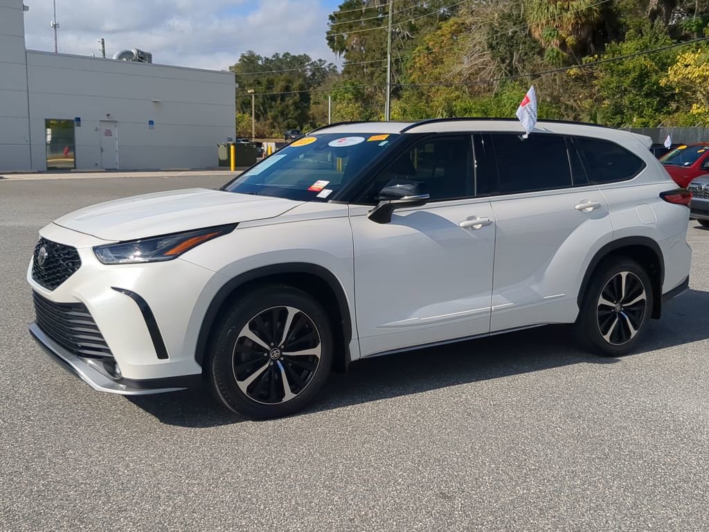 Used 2021 Toyota Highlander XSE image 10