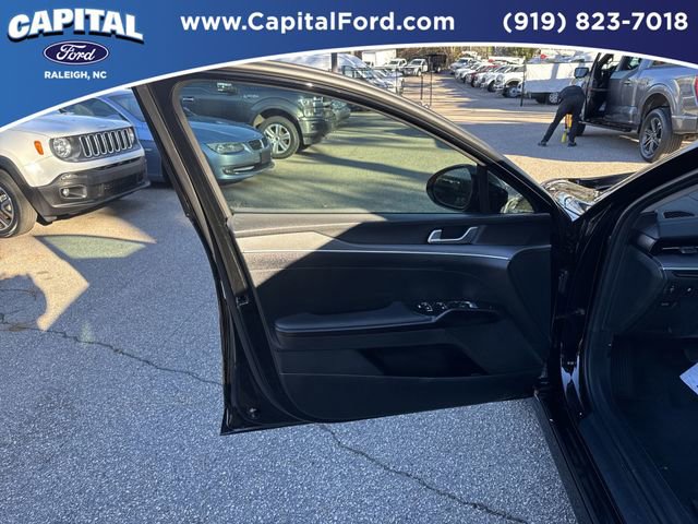 Used 2025 Kia K5 LXS image 19