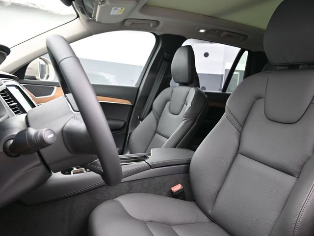 Used 2024 Volvo XC90 B6 Plus w/ Protection Package Premier image 9