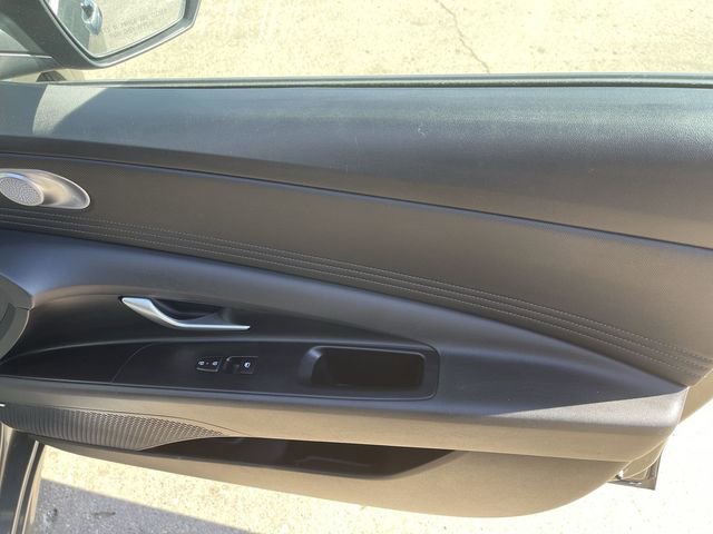 Used 2024 Hyundai Elantra Limited image 16