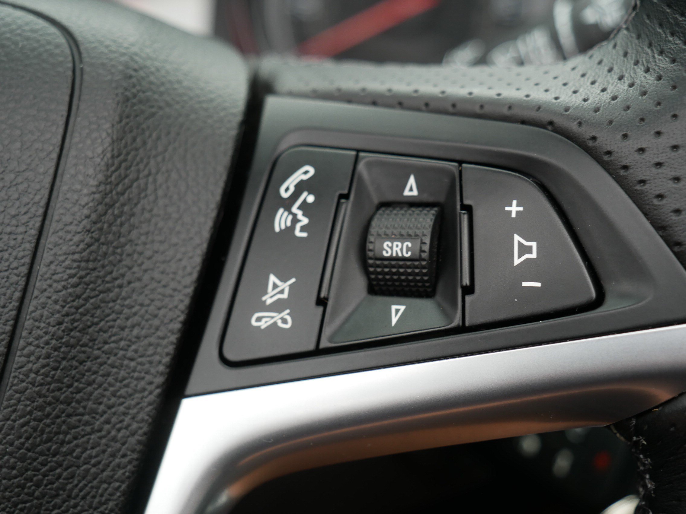 Used 2018 Buick Cascada Sport Touring w/ Dark Effects Package FWD image 29