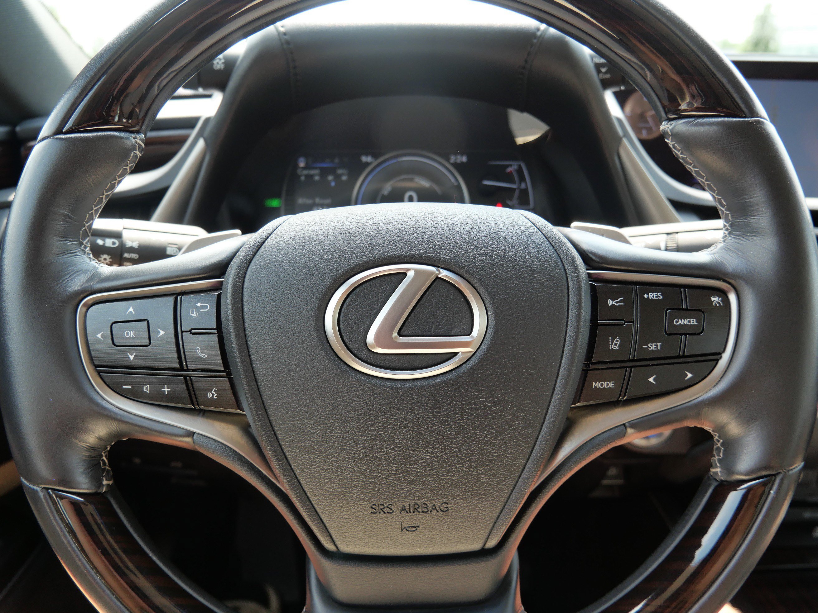 Used 2019 Lexus ES 300h FWD image 25