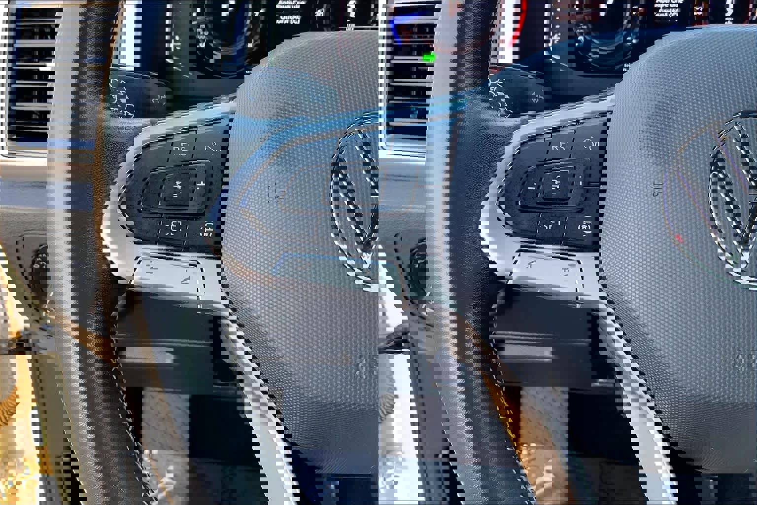 Used 2022 Volkswagen Atlas Cross Sport SE image 22