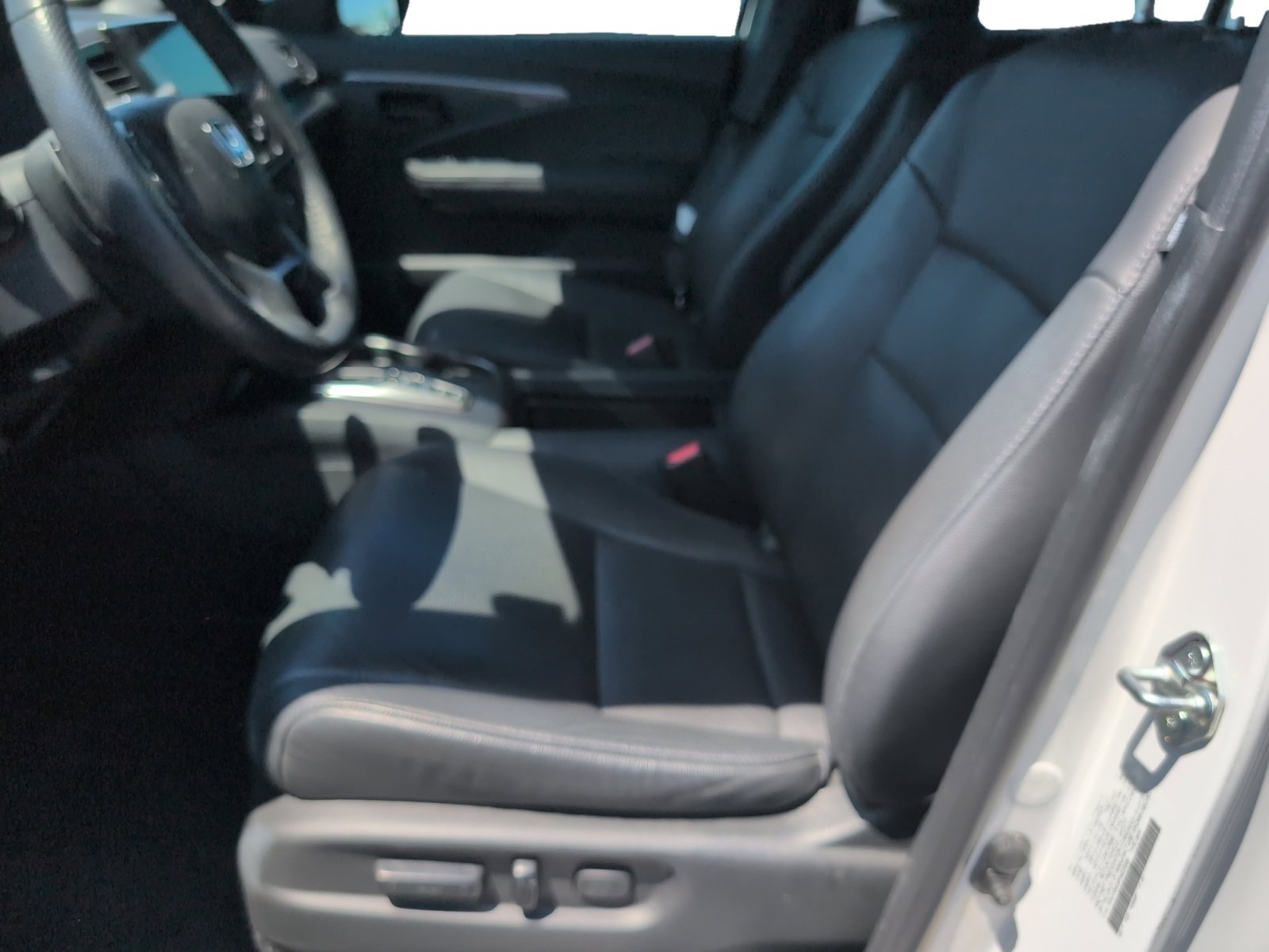 Used 2023 Honda Passport EX-L image 4