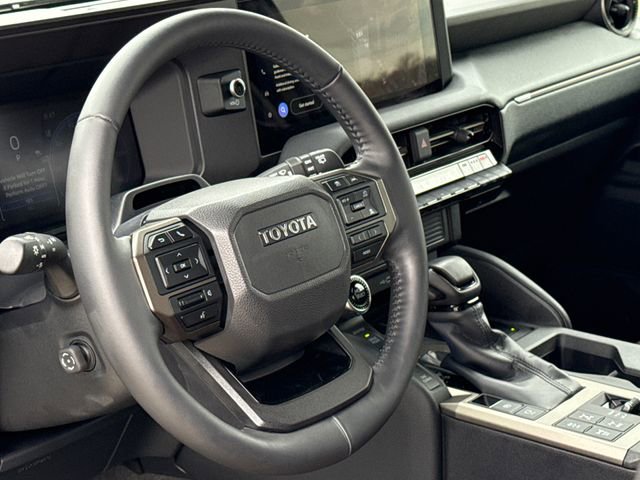 Used 2025 Toyota Land Cruiser w/ Premium Package image 17