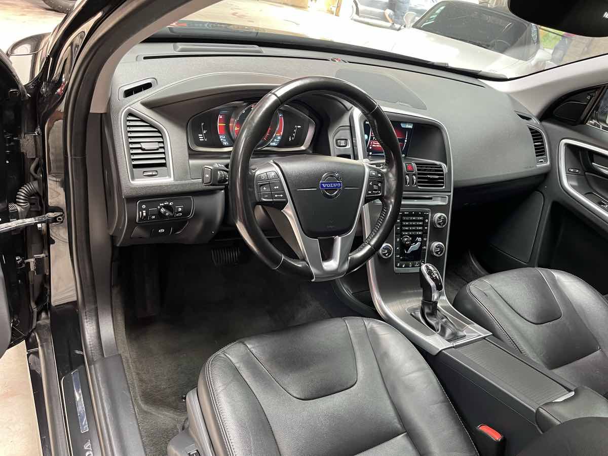 Used 2015 Volvo XC60 T5 Platinum AWD/4WD image 9