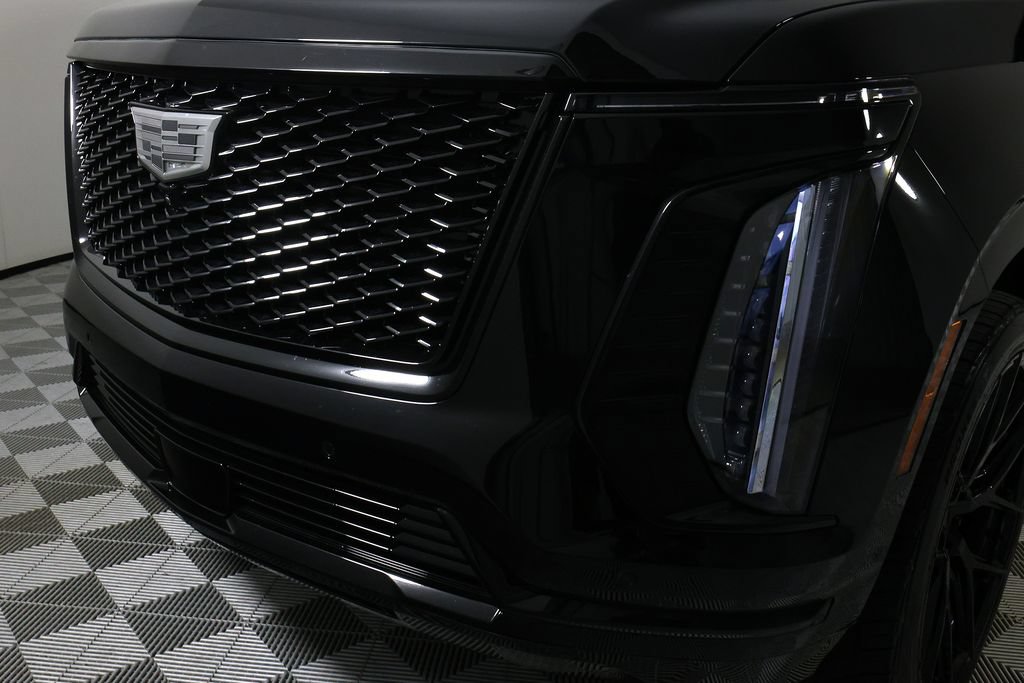 Used 2025 Cadillac Escalade ESV Sport w/ LPO, ONYX Package AWD/4WD image 44