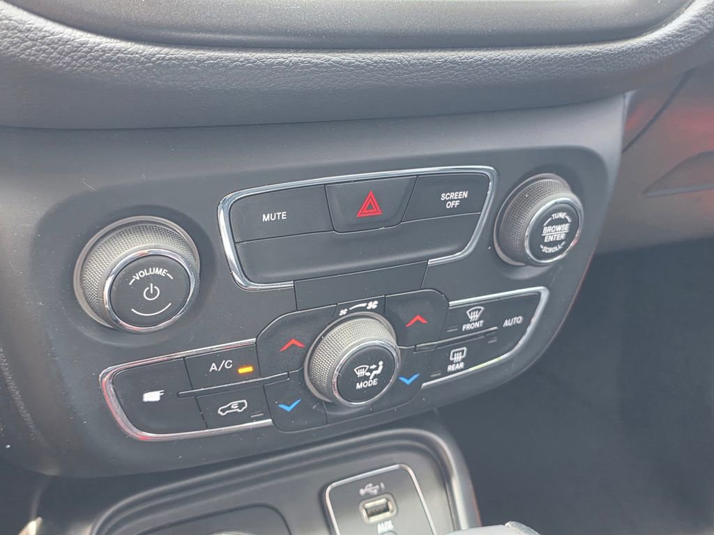 Used 2020 Jeep Compass Trailhawk AWD/4WD image 29