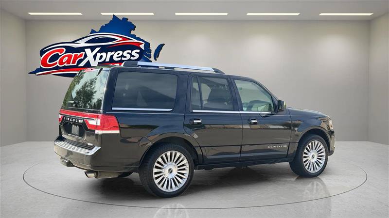 Used 2016 Lincoln Navigator Select AWD/4WD image 12