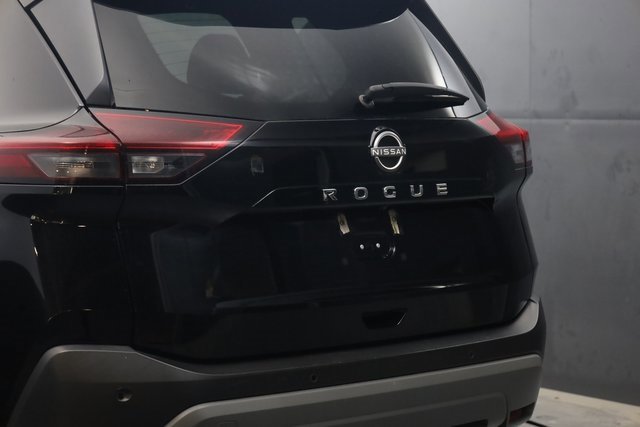 Used 2023 Nissan Rogue S image 7