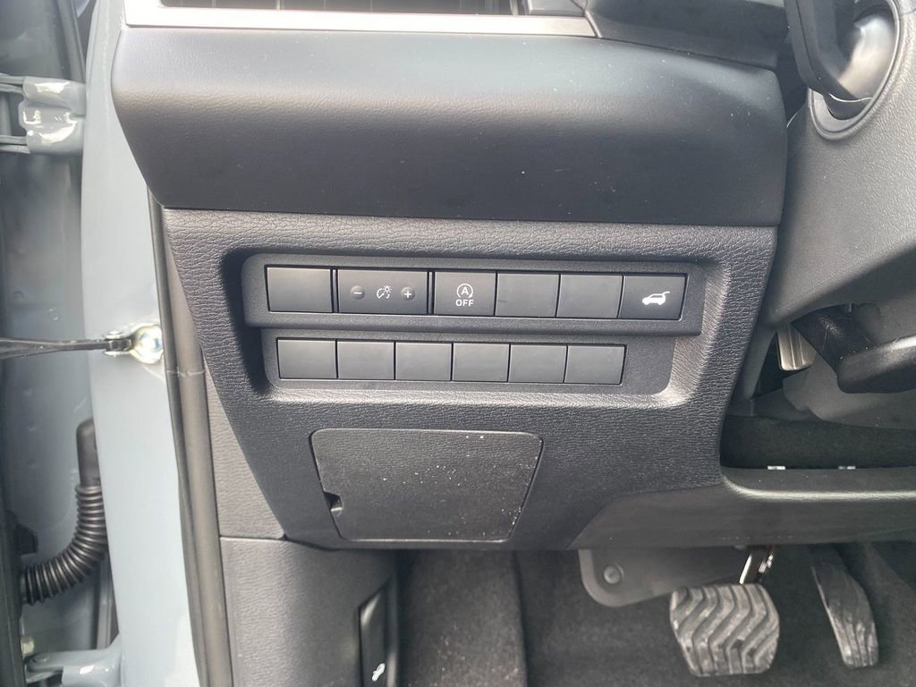 New 2026 Mitsubishi Outlander SE image 14