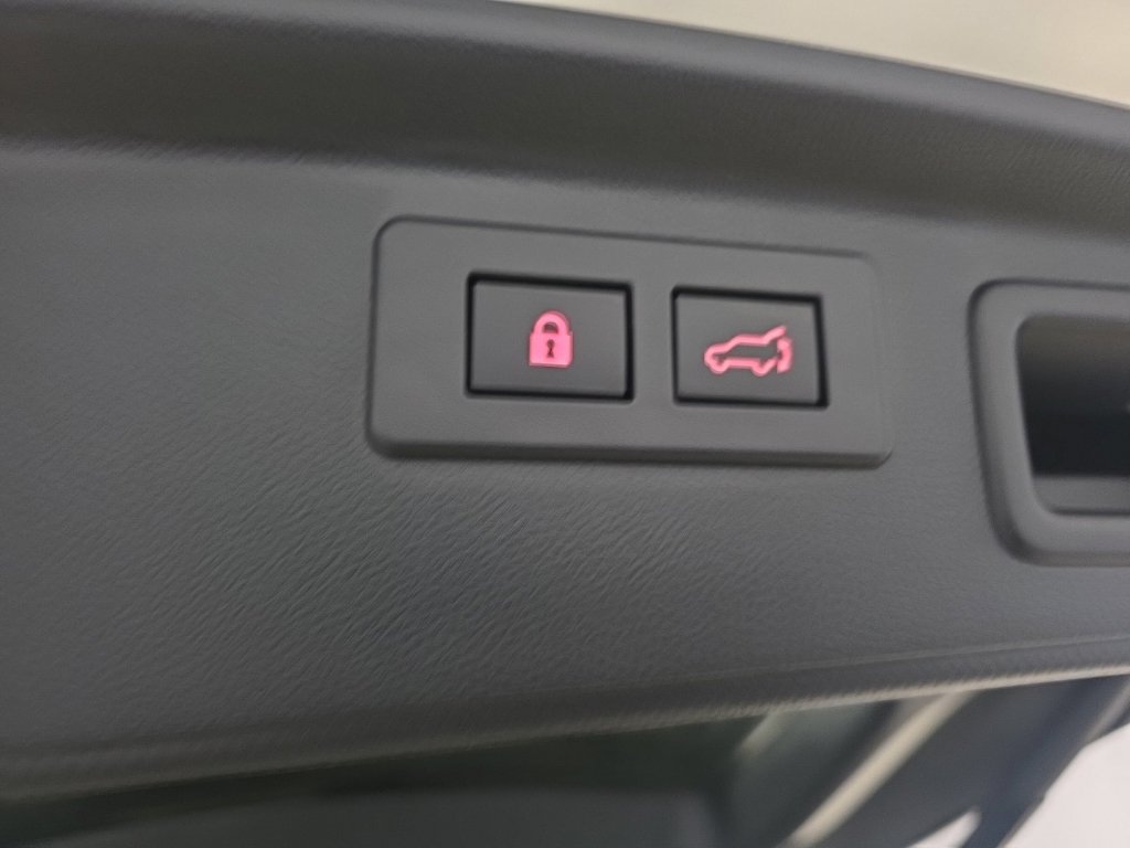 Certified 2024 Subaru Forester Premium AWD/4WD image 8