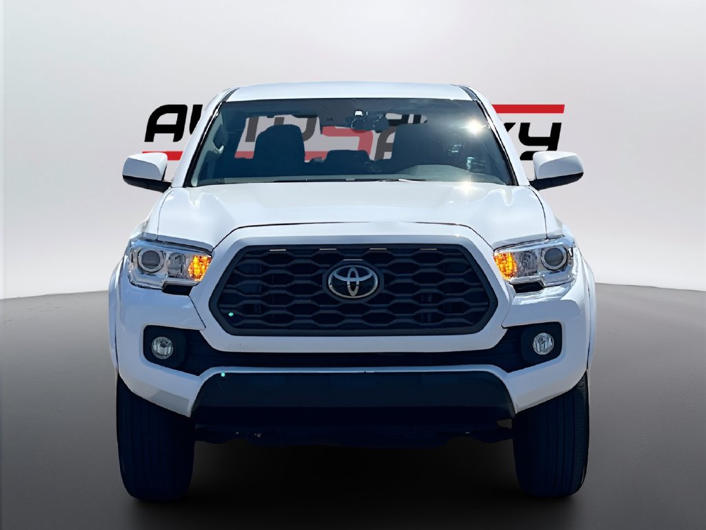 Used 2023 Toyota Tacoma SR5 RWD image 2