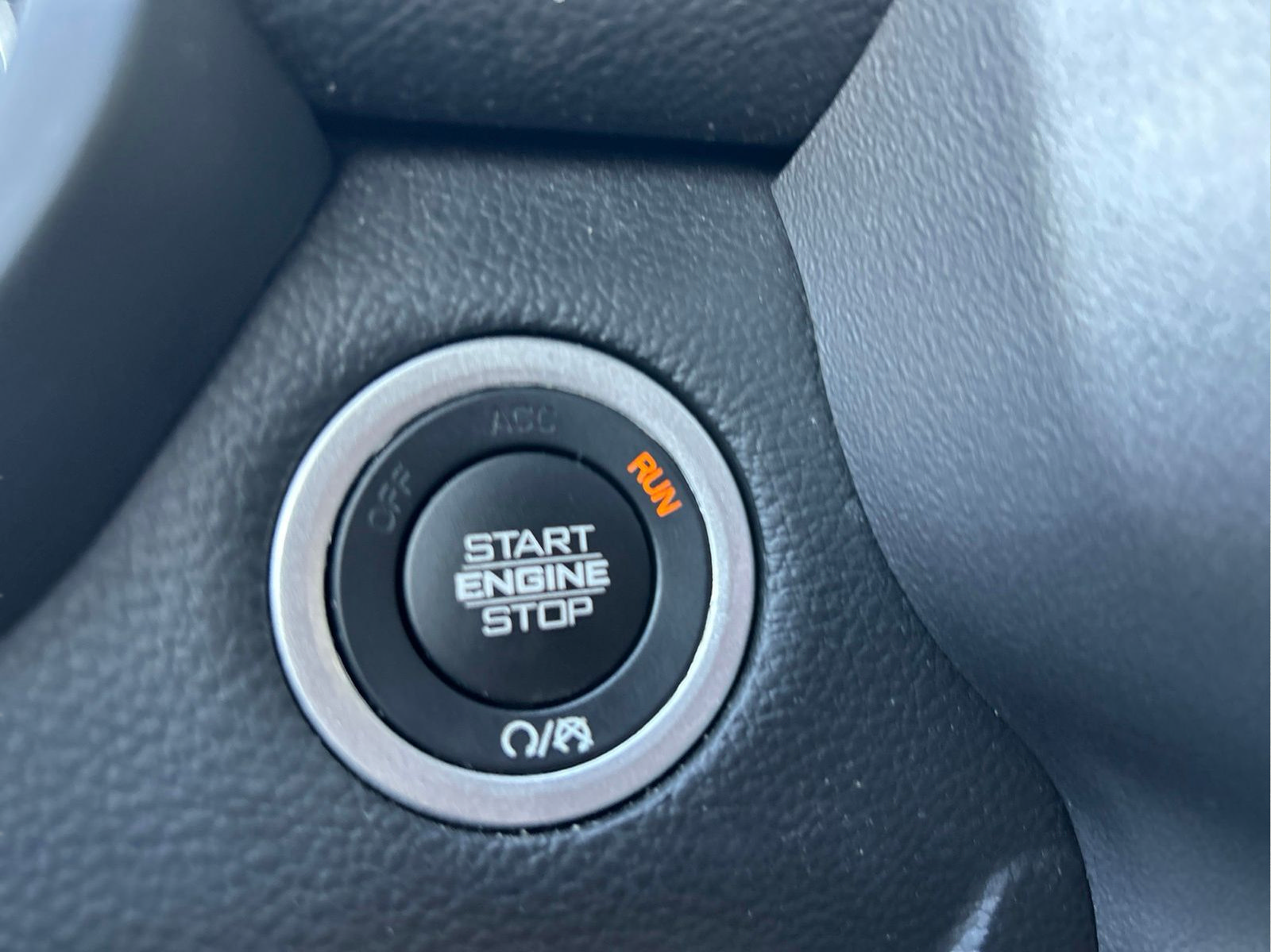 Certified 2024 RAM 1500 Laramie RWD image 36