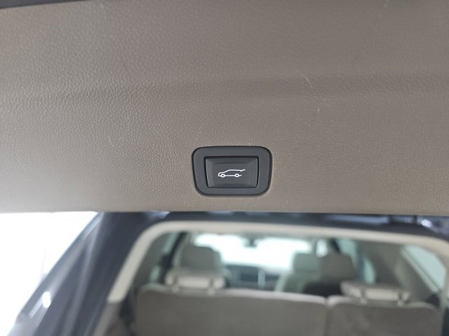 Used 2021 GMC Yukon Denali w/ Denali Premium Package image 19