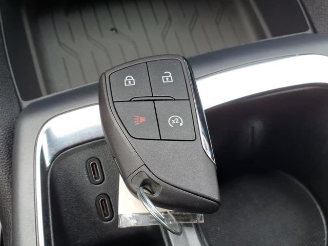 Used 2026 Chevrolet Equinox EV LT w/ LPO, All-Weather Mat Package FWD image 30