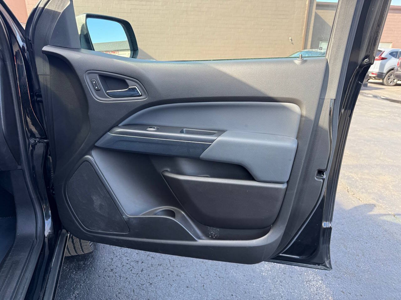 Used 2018 Chevrolet Colorado Z71 AWD/4WD image 22