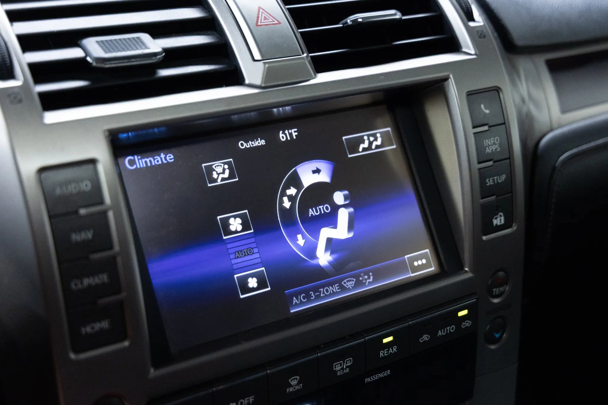 Used 2015 Lexus GX 460 image 33