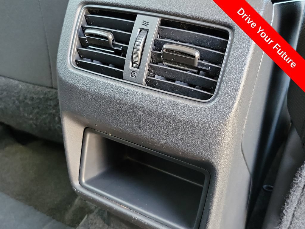 Used 2024 Nissan Rogue S FWD image 21