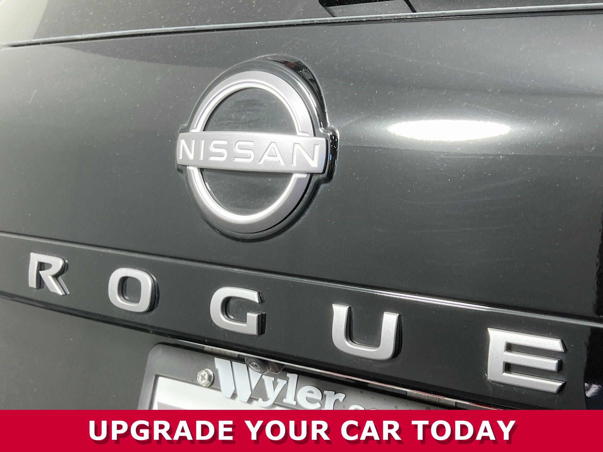 Used 2025 Nissan Rogue S image 30