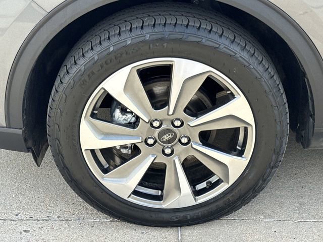 Used 2025 Ford Escape Platinum AWD/4WD image 11