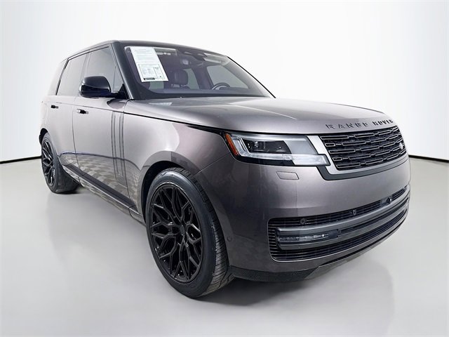 Used 2023 Land Rover Range Rover SE image 3