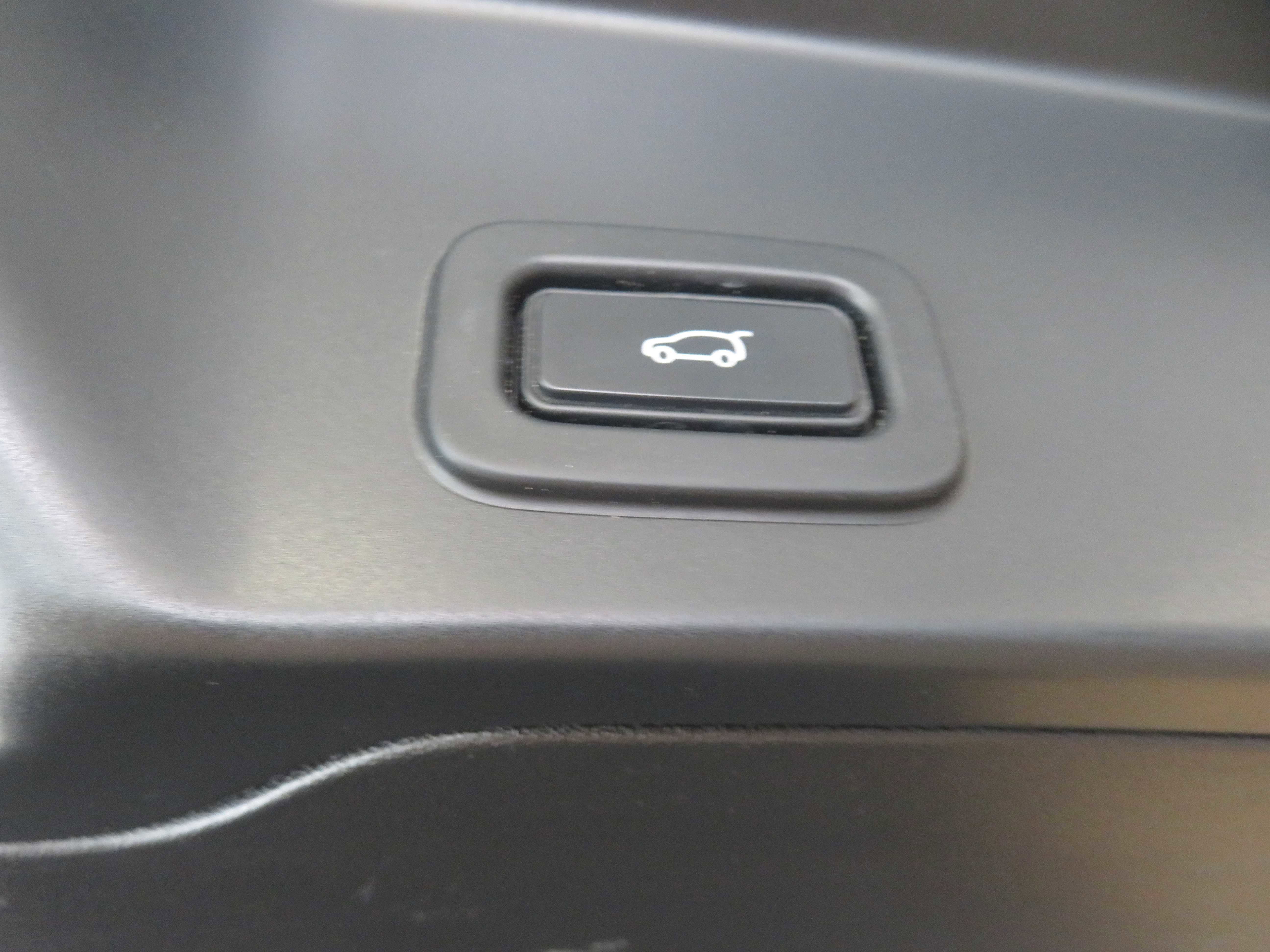Used 2020 Land Rover Range Rover Evoque S image 48
