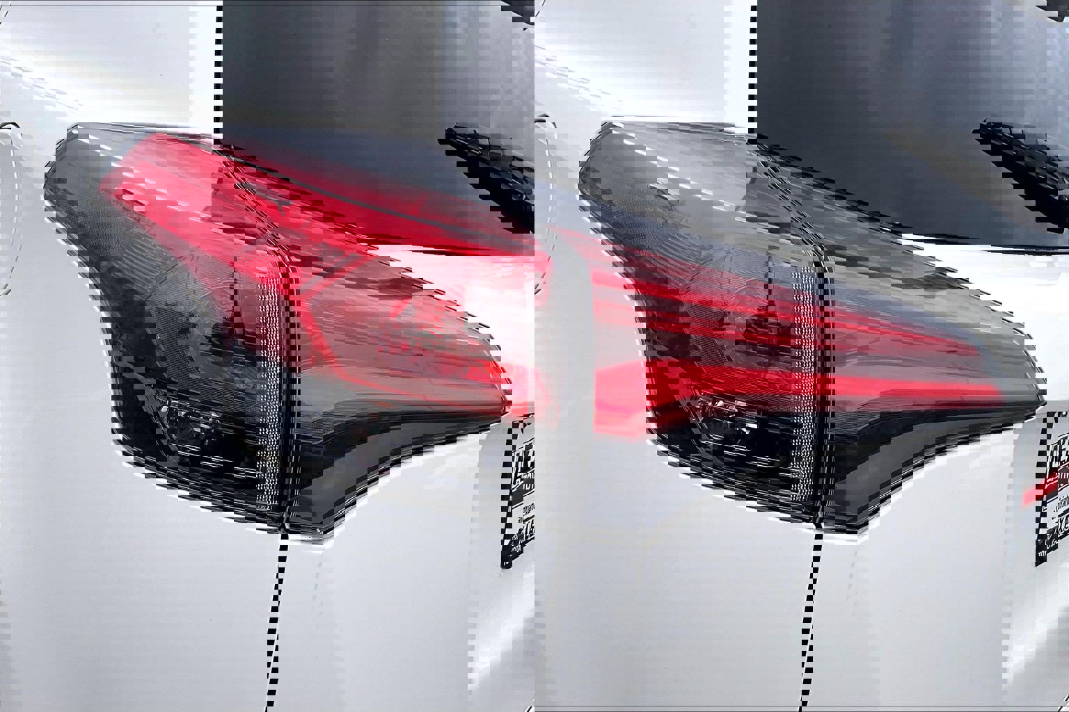 Used 2018 Toyota RAV4 XLE image 28