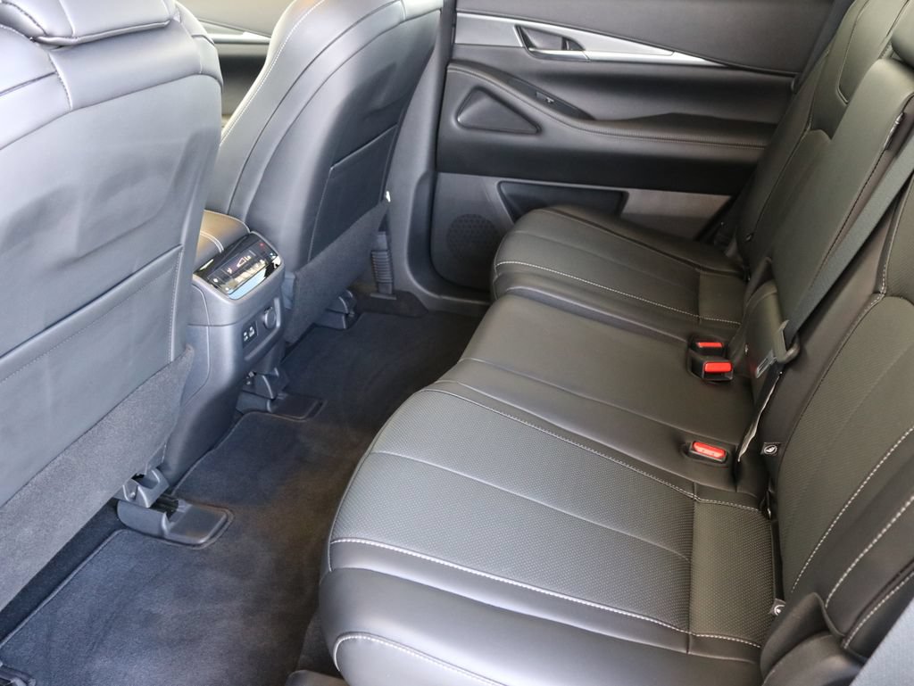 Certified 2023 INFINITI QX60 Luxe AWD/4WD image 32