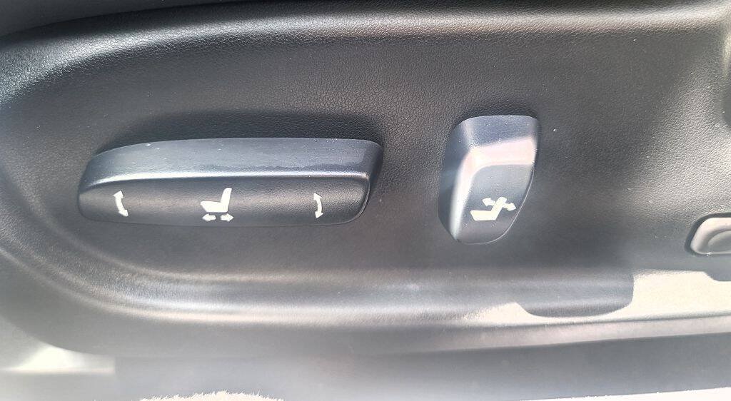 Used 2010 Lexus IS 250C RWD image 21
