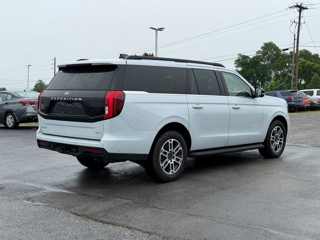 Used 2025 Ford Expedition Max Active AWD/4WD image 5