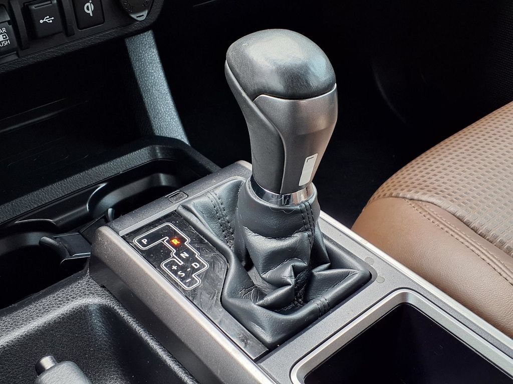 Used 2023 Toyota Tacoma Limited AWD/4WD image 7