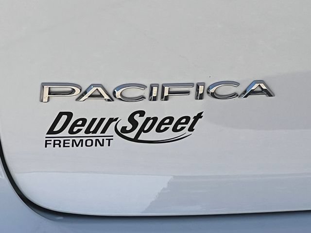 Used 2024 Chrysler Pacifica Limited w/ Uconnect Theater Family Group AWD/4WD image 55