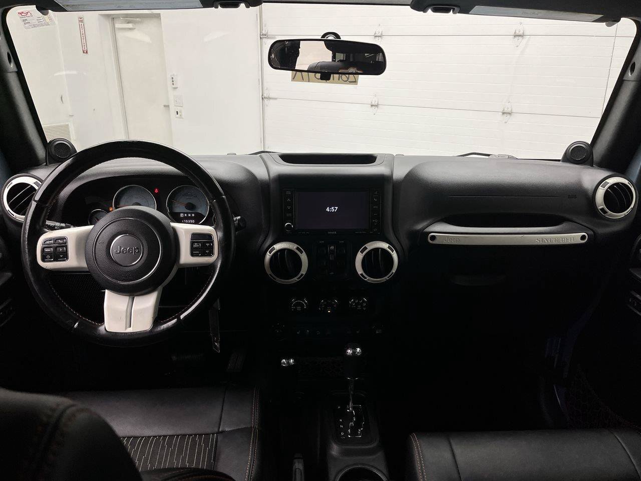 Used 2012 Jeep Wrangler Unlimited Sahara AWD/4WD image 10