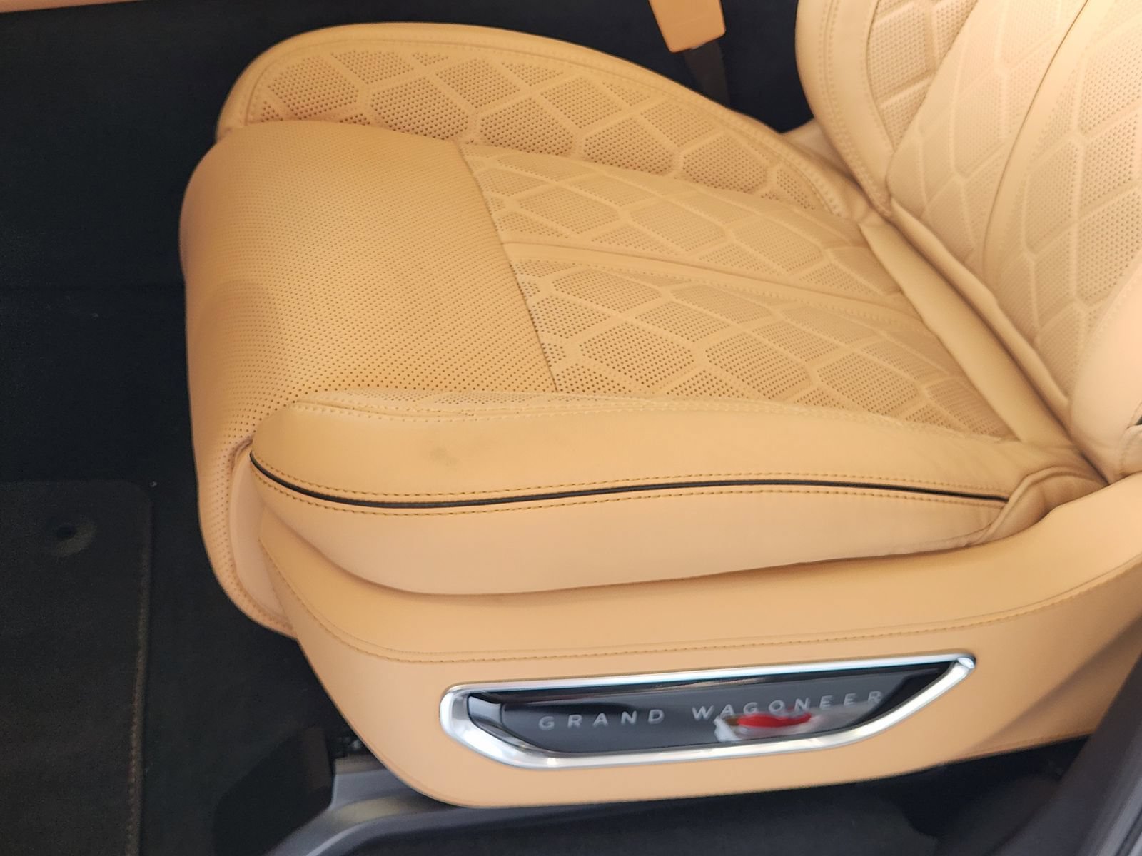 New 2026 Jeep Grand Wagoneer L Summit AWD/4WD image 19