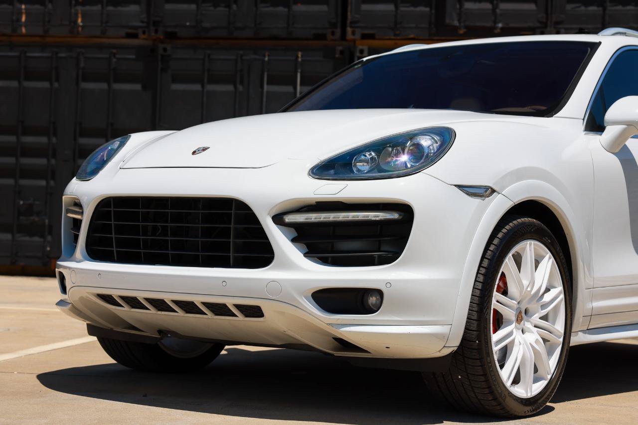 Used 2014 Porsche Cayenne GTS AWD/4WD image 27