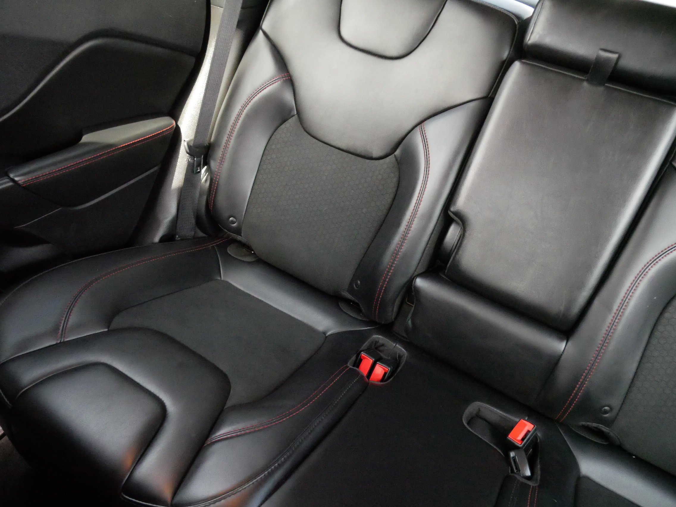 Used 2019 Jeep Cherokee Trailhawk w/ Cold Weather Group image 15