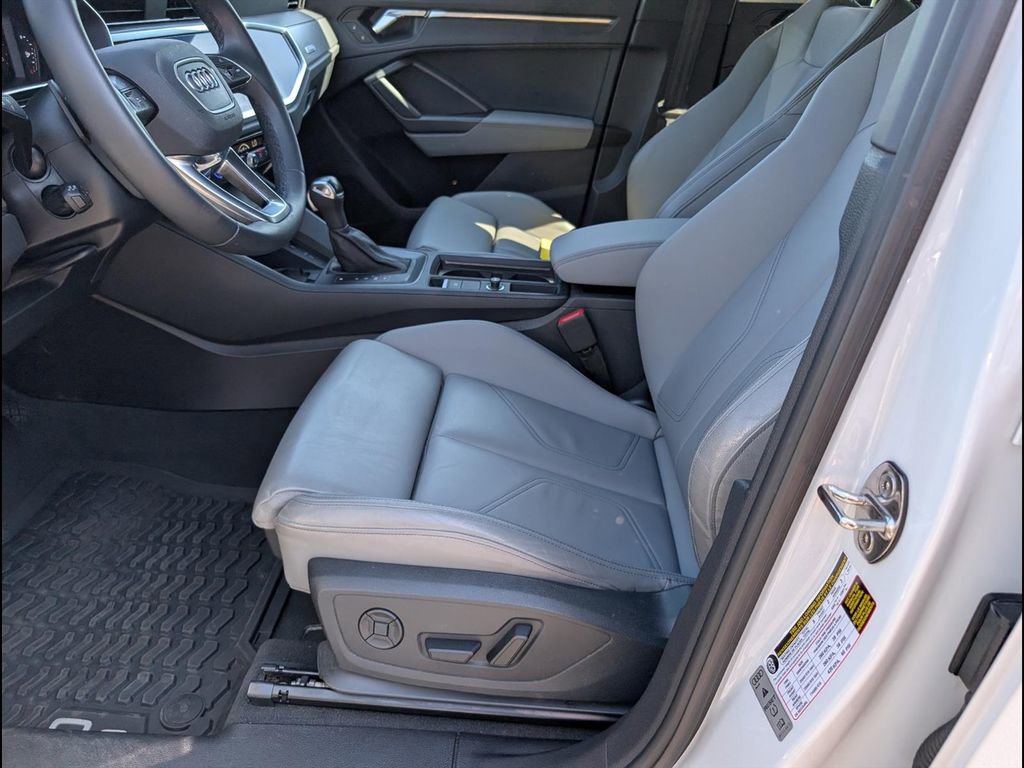 Used 2024 Audi Q3 2.0T Premium image 10