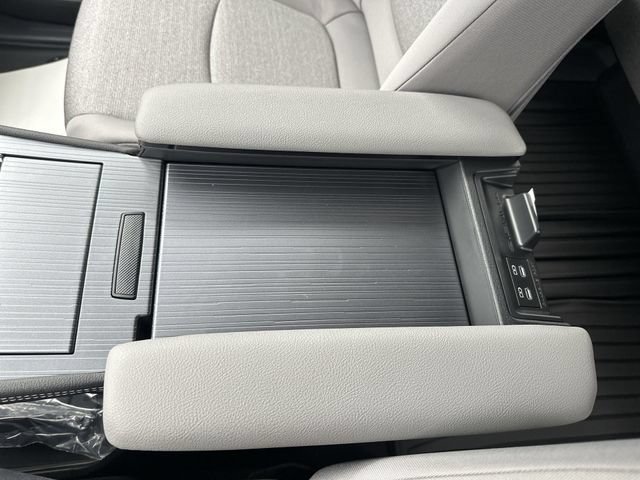 New 2026 Toyota Sienna LE AWD/4WD image 25