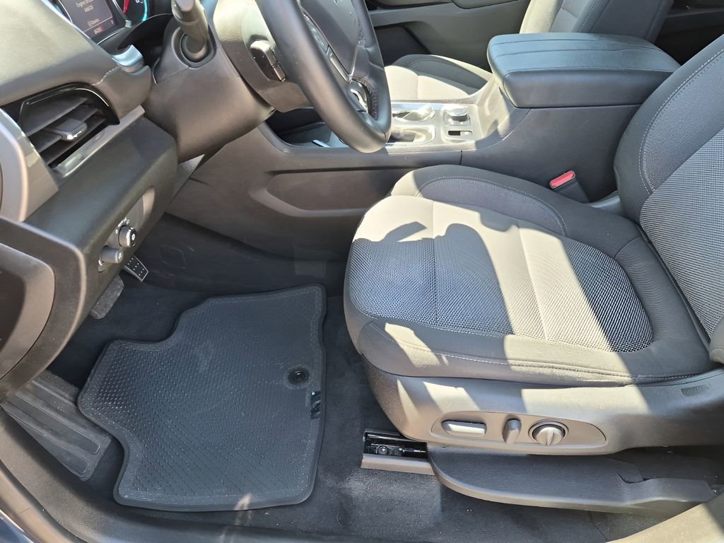 Used 2023 Chevrolet Traverse LT AWD/4WD image 32