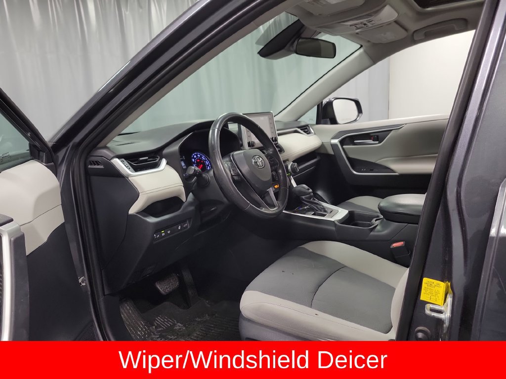 Used 2019 Toyota RAV4 XLE w/ Convenience Package AWD/4WD image 12